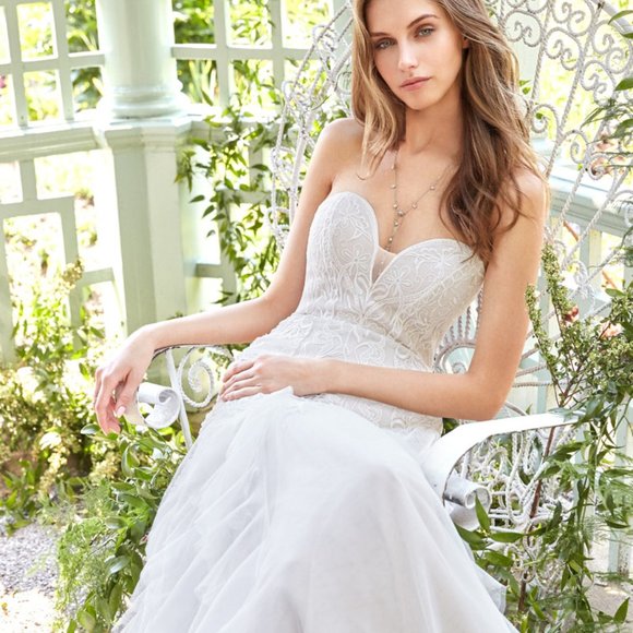 NEW! Ti Adora Wedding Dress size 2-4 Style 7753 "Saffron" - Picture 3 of 14